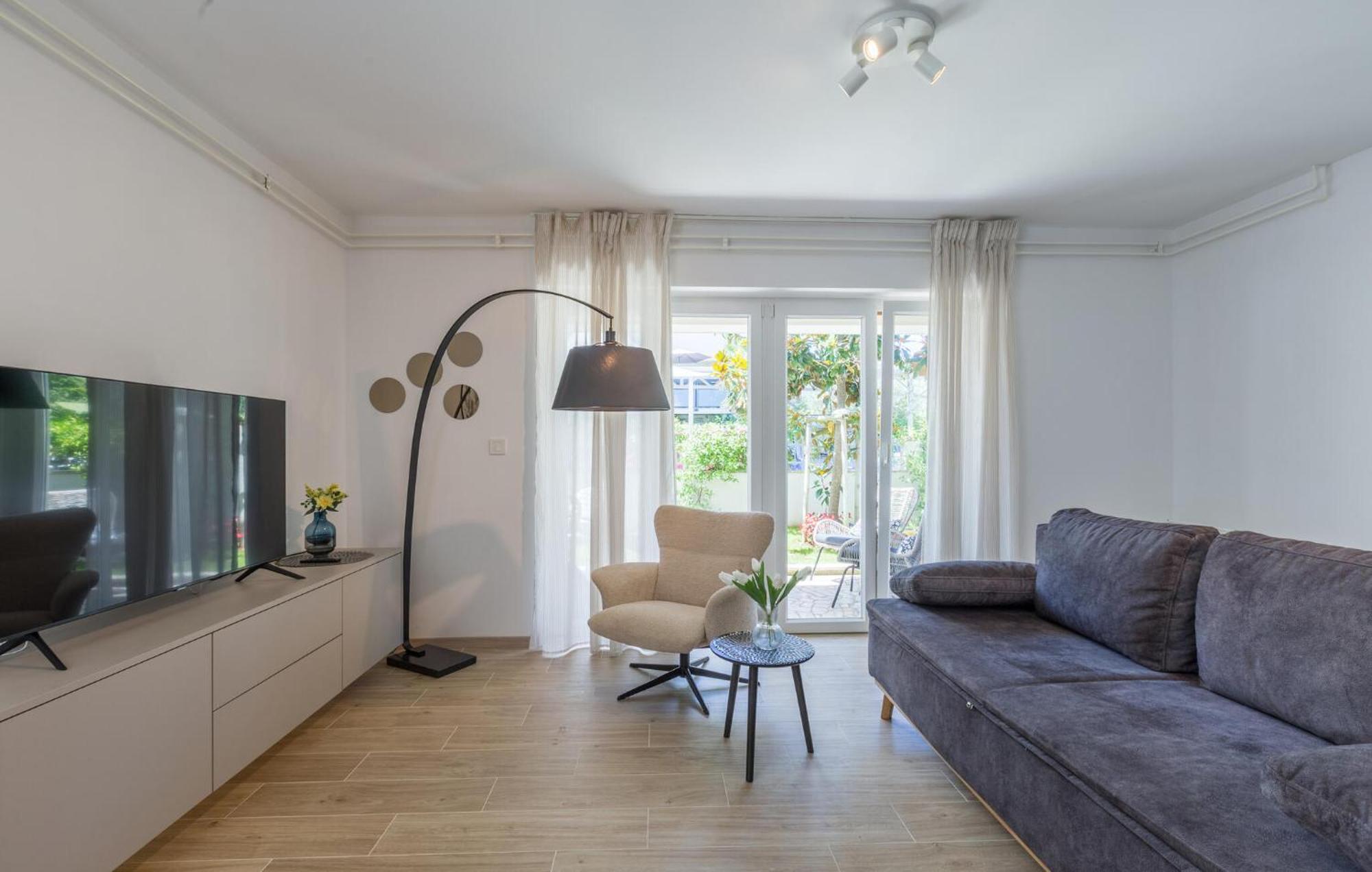 1 Bedroom Beautiful Apartment In Poreč Exterior foto