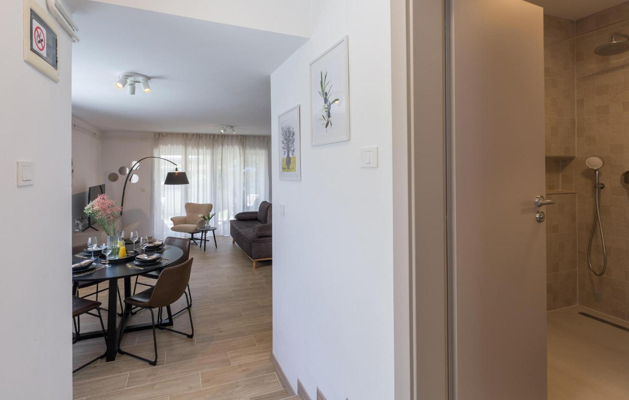 1 Bedroom Beautiful Apartment In Poreč Exterior foto