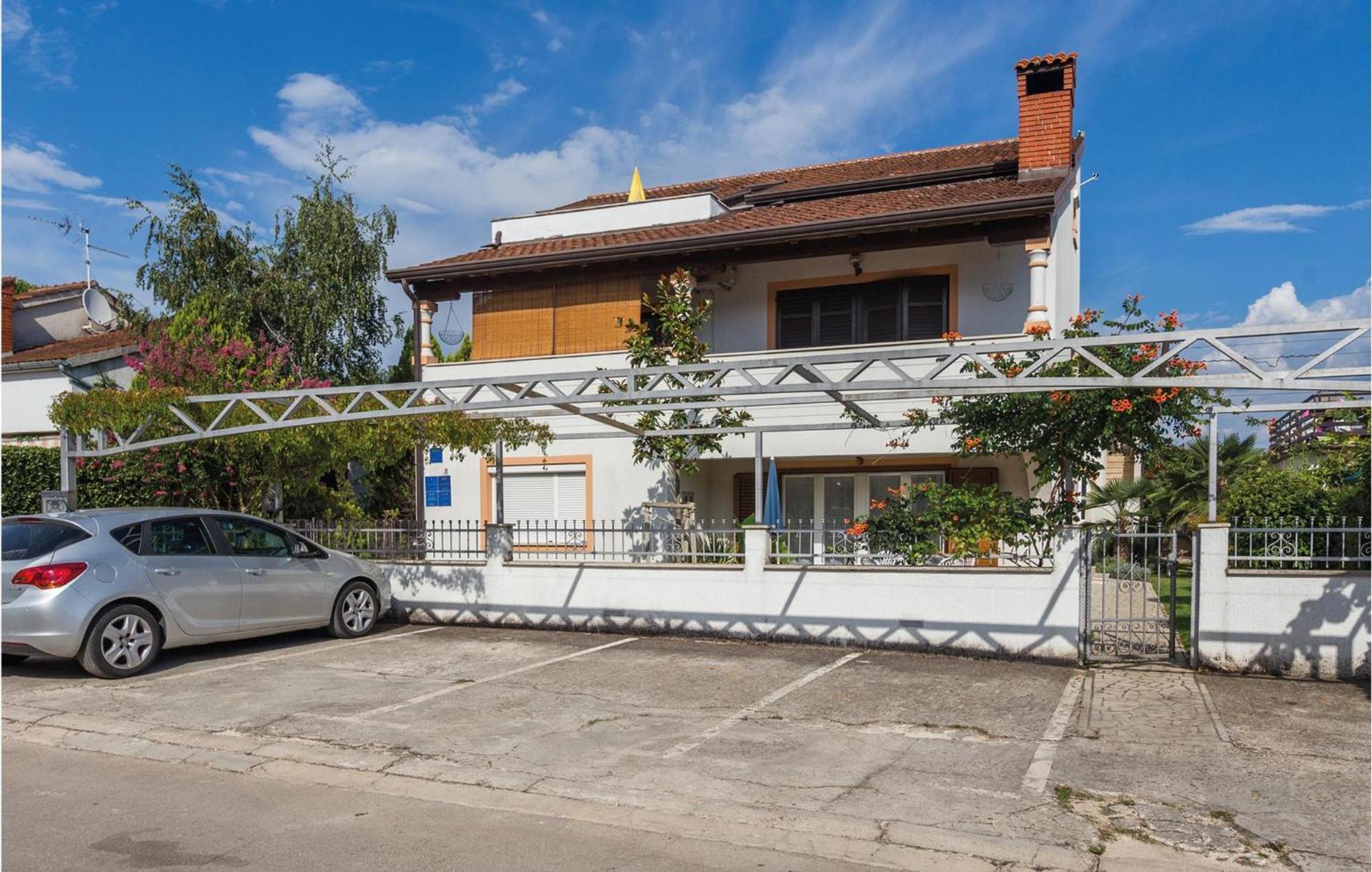 1 Bedroom Beautiful Apartment In Poreč Exterior foto